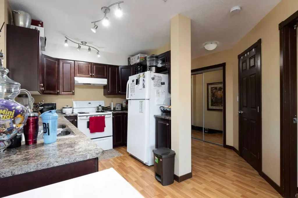 10217 Queen Street Fort Mcmurray AB T9H 5S5
