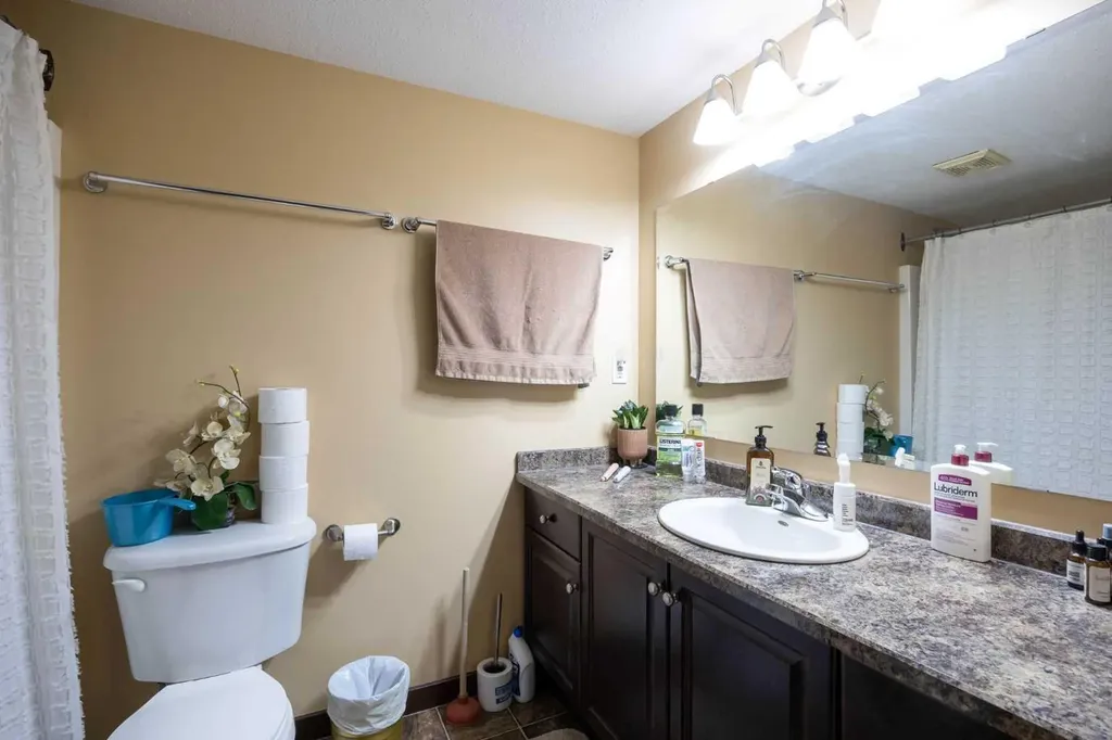 10217 Queen Street Fort Mcmurray AB T9H 5S5