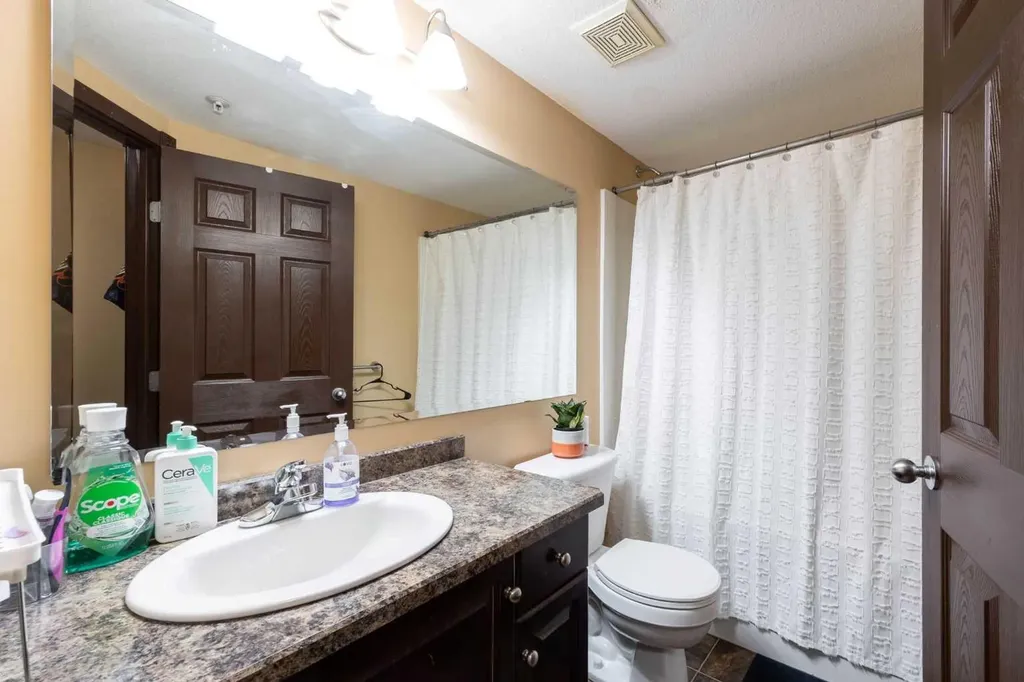 10217 Queen Street Fort Mcmurray AB T9H 5S5