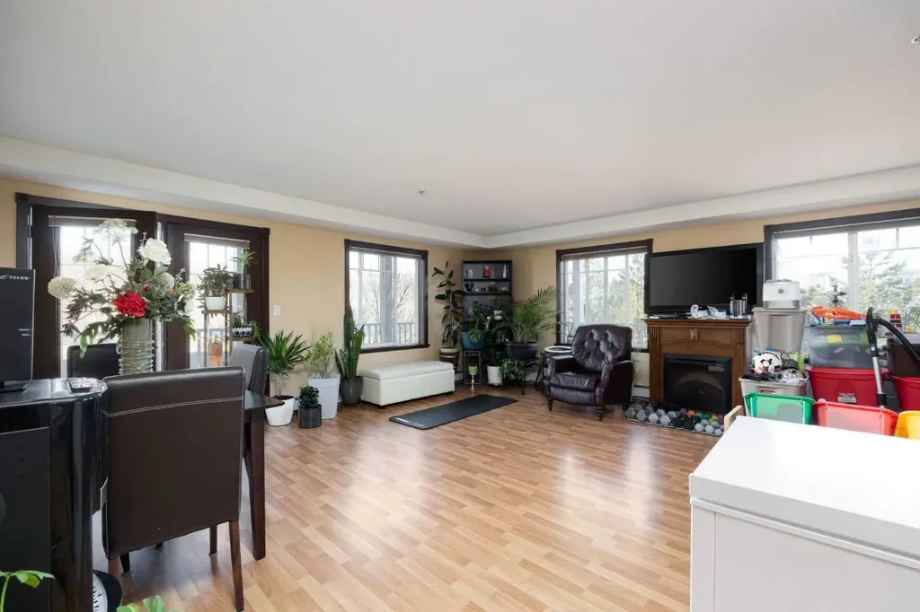 10217 Queen Street Fort Mcmurray AB T9H 5S5