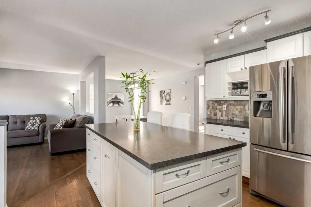 161 Douglas Ridge Place SE Calgary AB T2Z 2T3