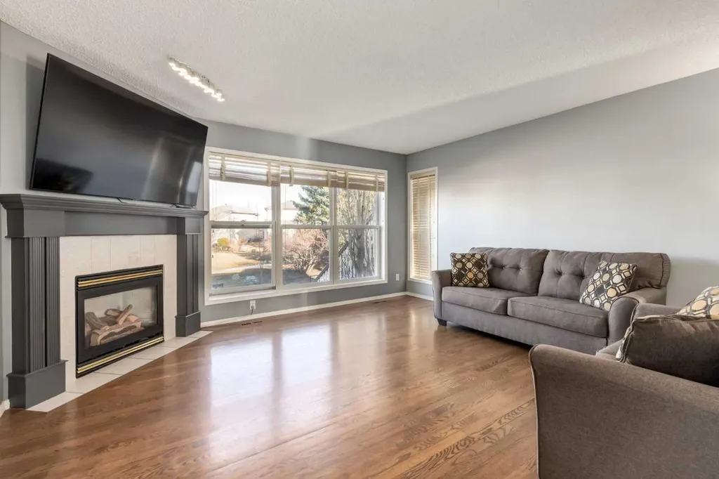 161 Douglas Ridge Place SE Calgary AB T2Z 2T3
