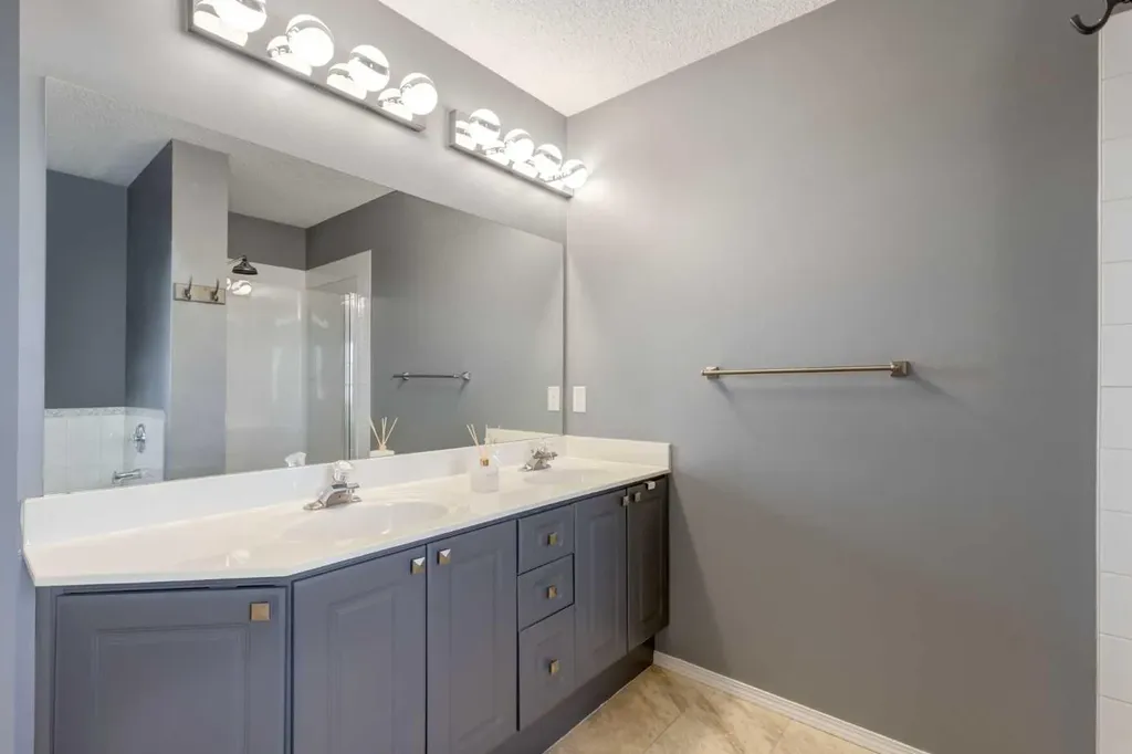 161 Douglas Ridge Place SE Calgary AB T2Z 2T3