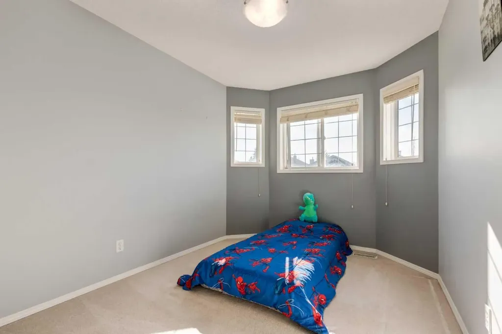 161 Douglas Ridge Place SE Calgary AB T2Z 2T3