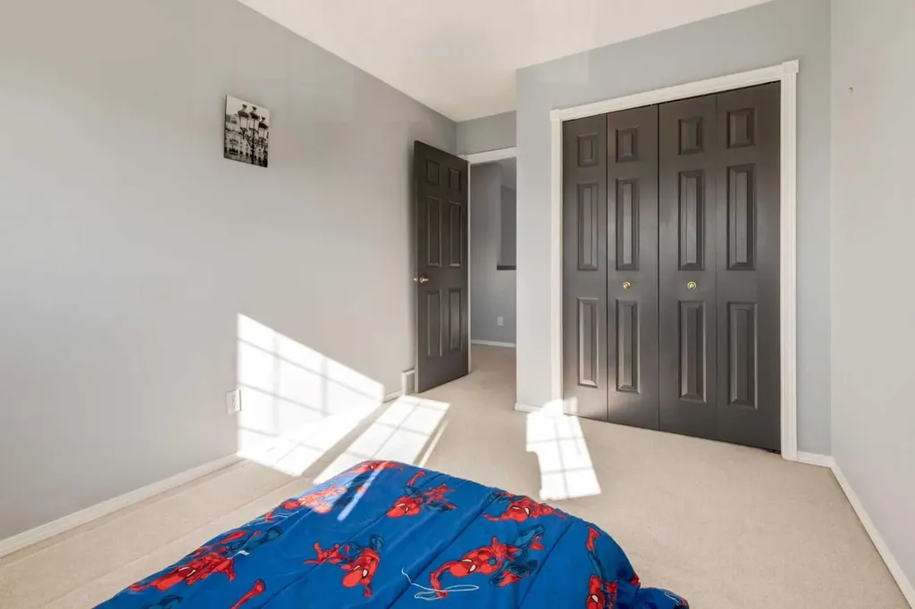 161 Douglas Ridge Place SE Calgary AB T2Z 2T3