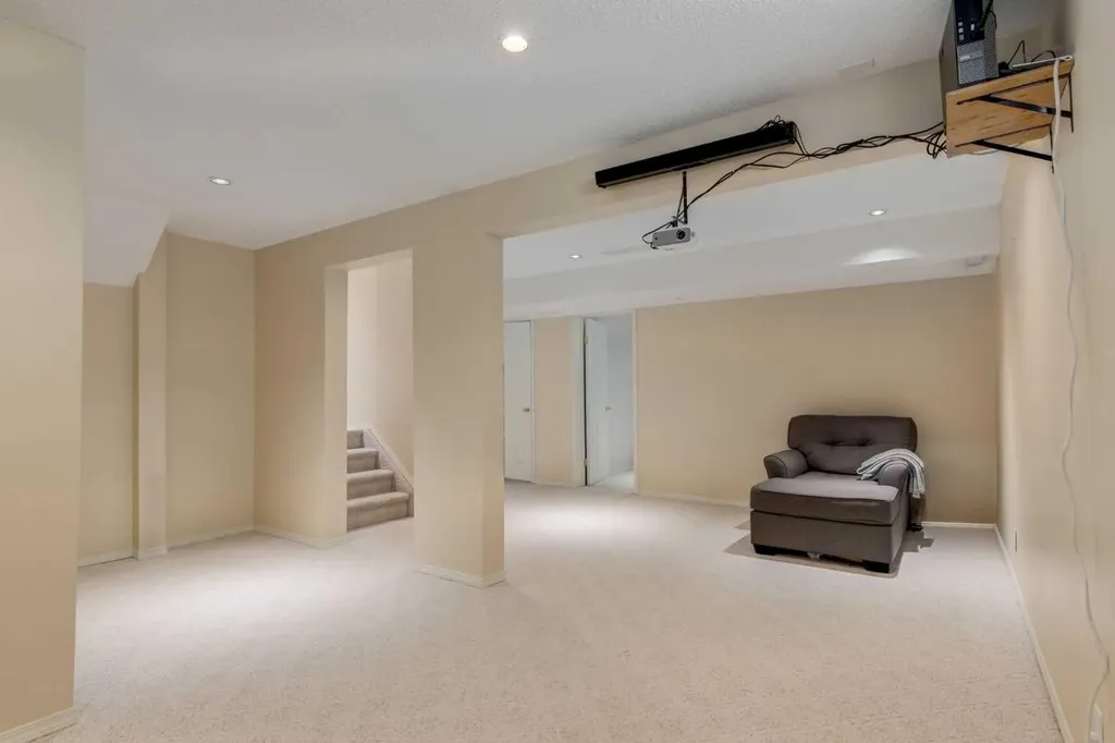 161 Douglas Ridge Place SE Calgary AB T2Z 2T3