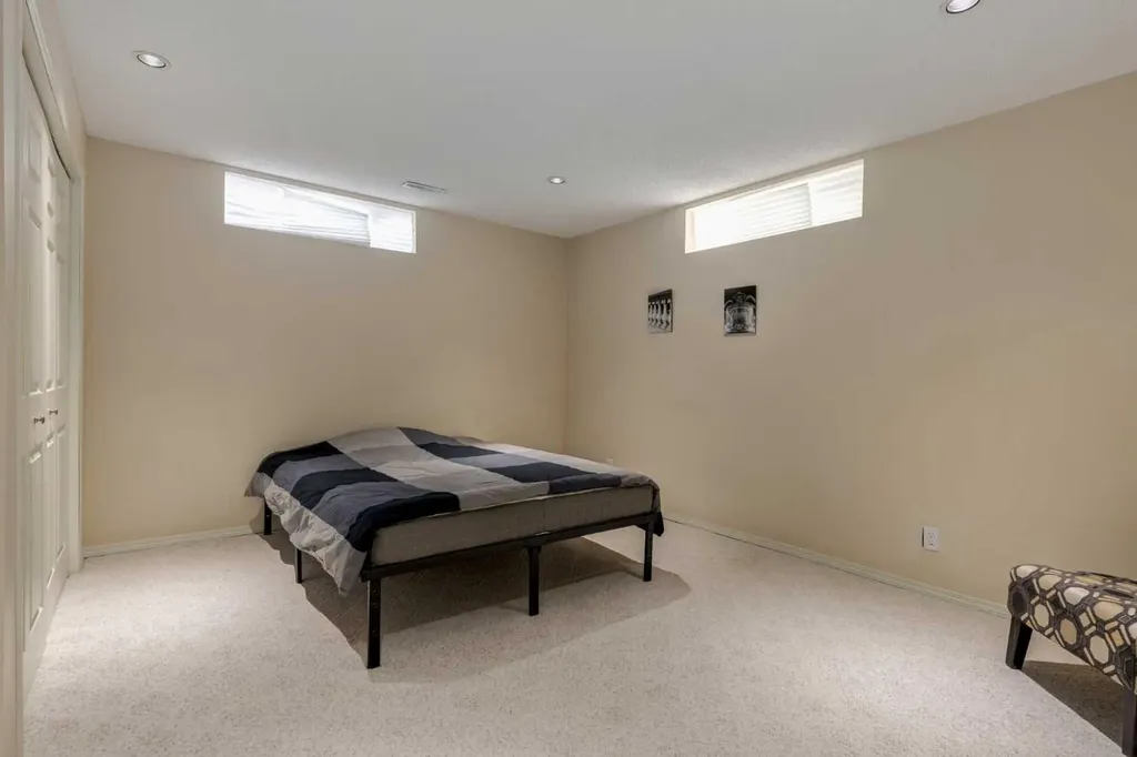 161 Douglas Ridge Place SE Calgary AB T2Z 2T3