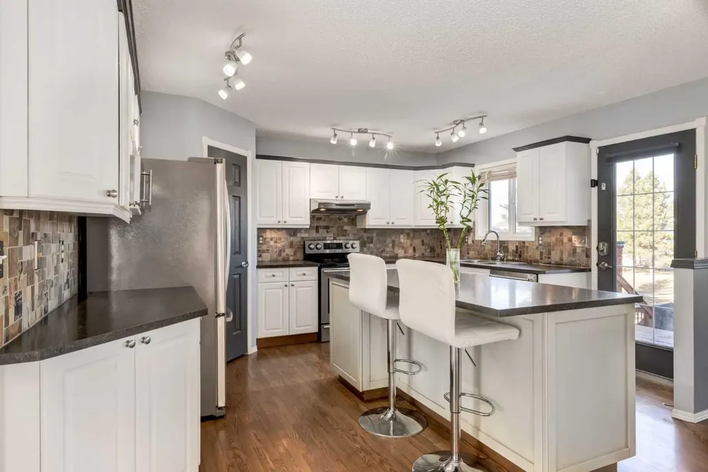 161 Douglas Ridge Place SE Calgary AB T2Z 2T3