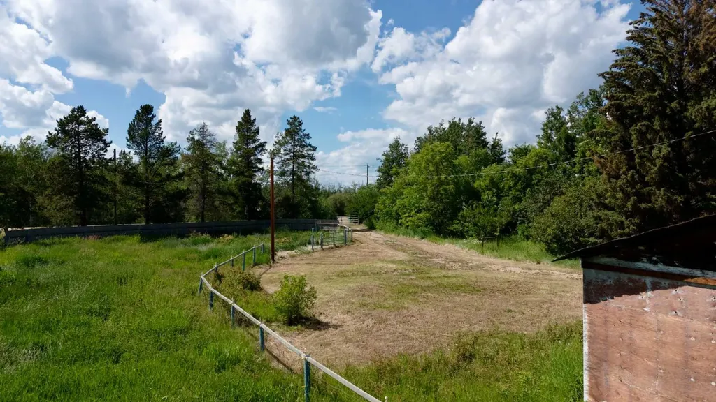 38541 Range Road 283 Rural Red Deer County AB T4E 0M1
