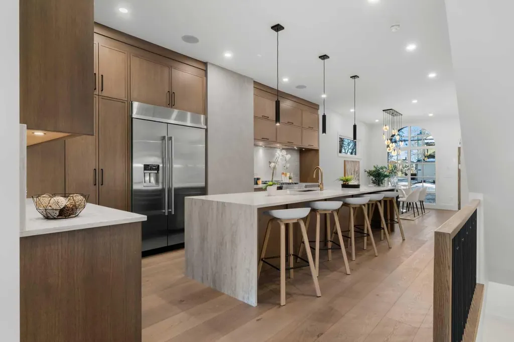 4009 15a Street SW Calgary AB T2T 4C8