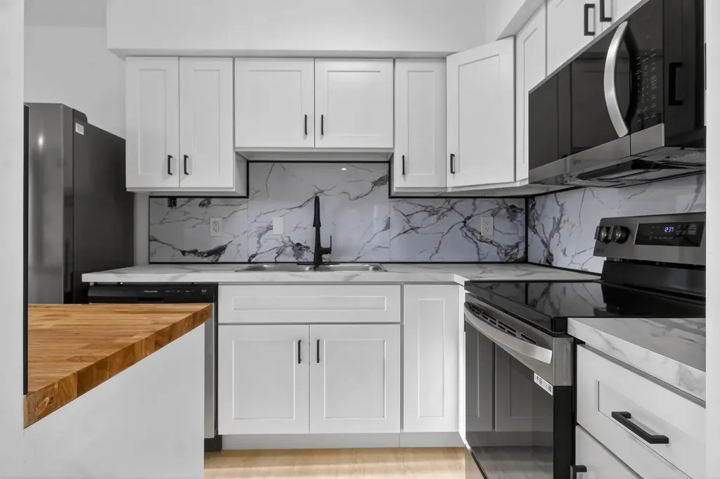 2020 16 Avenue NW Calgary AB T2m0m1