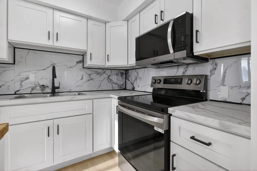 2020 16 Avenue NW Calgary AB T2m0m1
