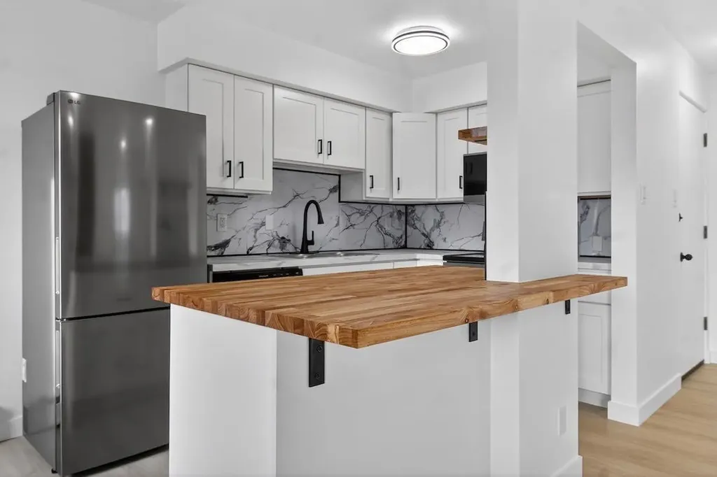 2020 16 Avenue NW Calgary AB T2m0m1