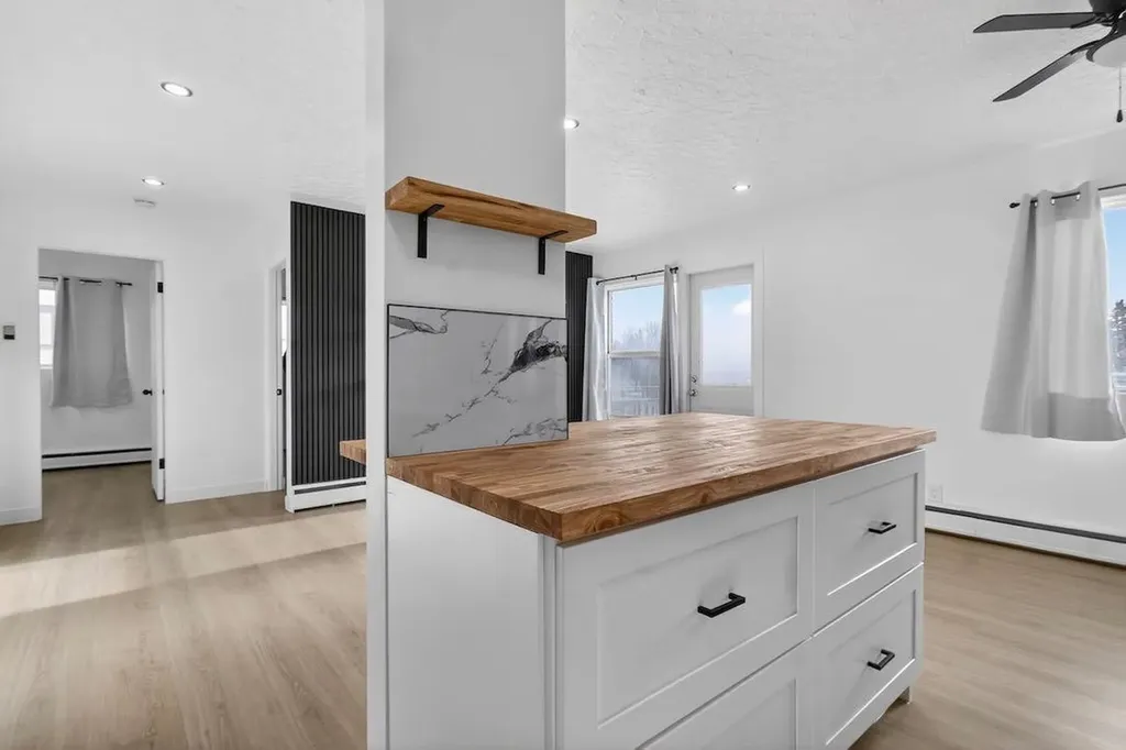 2020 16 Avenue NW Calgary AB T2m0m1