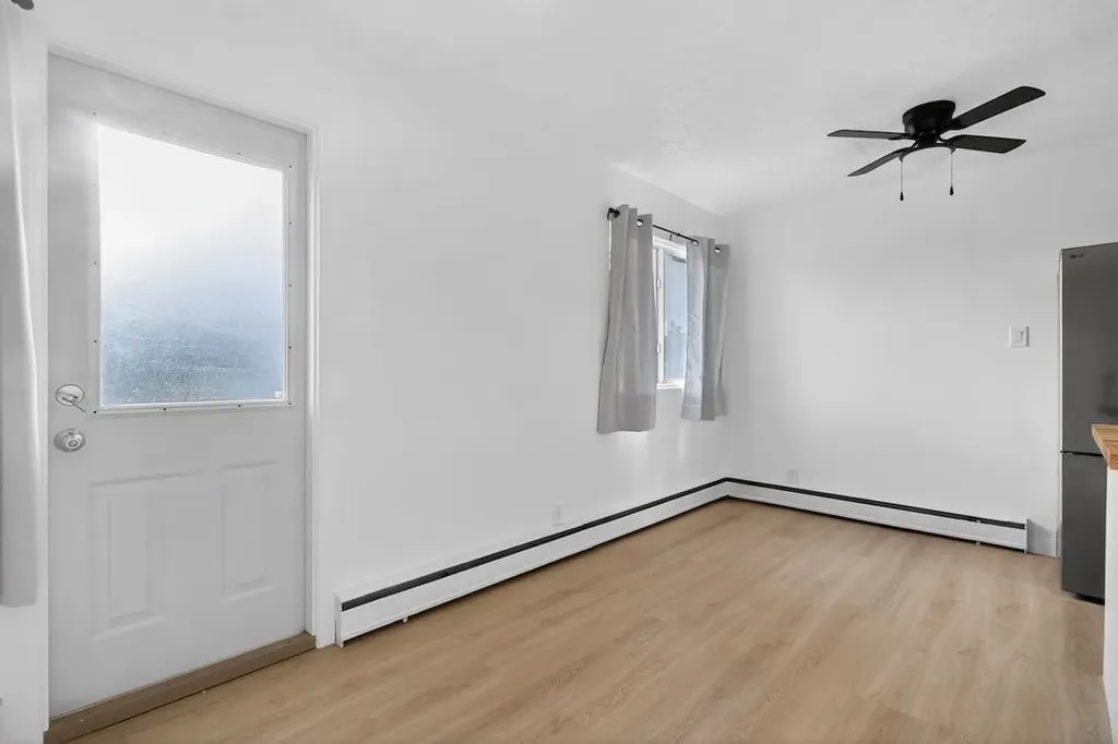 2020 16 Avenue NW Calgary AB T2m0m1