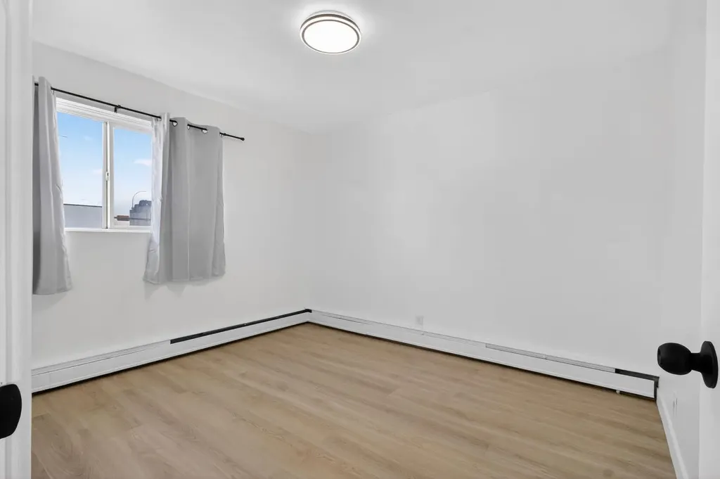 2020 16 Avenue NW Calgary AB T2m0m1