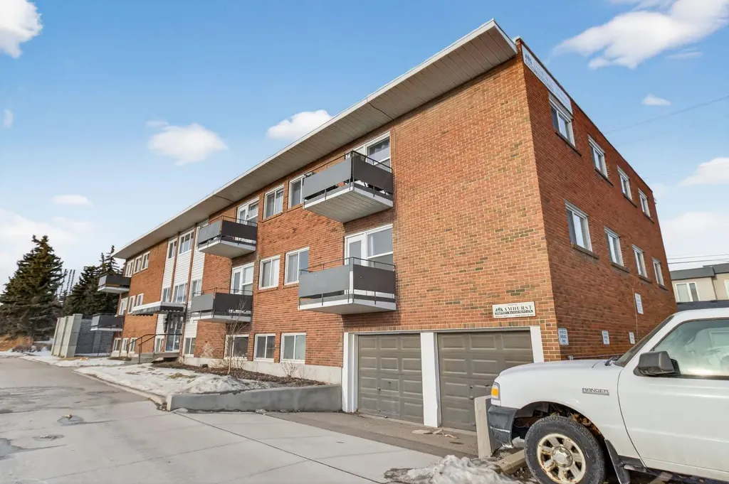 2020 16 Avenue NW Calgary AB T2m0m1