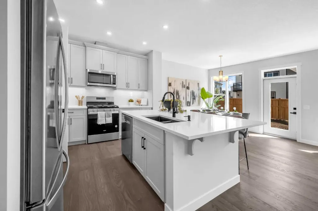 55 Amblehurst Link NW Calgary AB T4B3P5