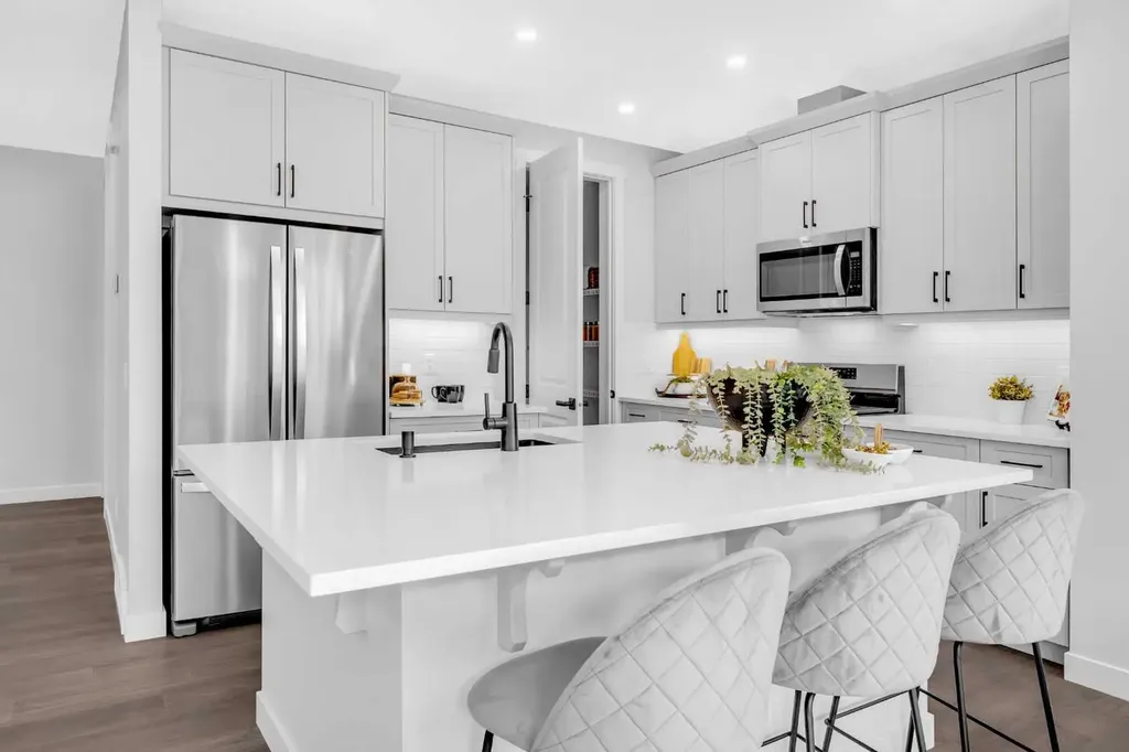 55 Amblehurst Link NW Calgary AB T4B3P5