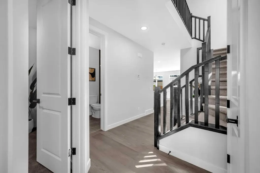 55 Amblehurst Link NW Calgary AB T4B3P5