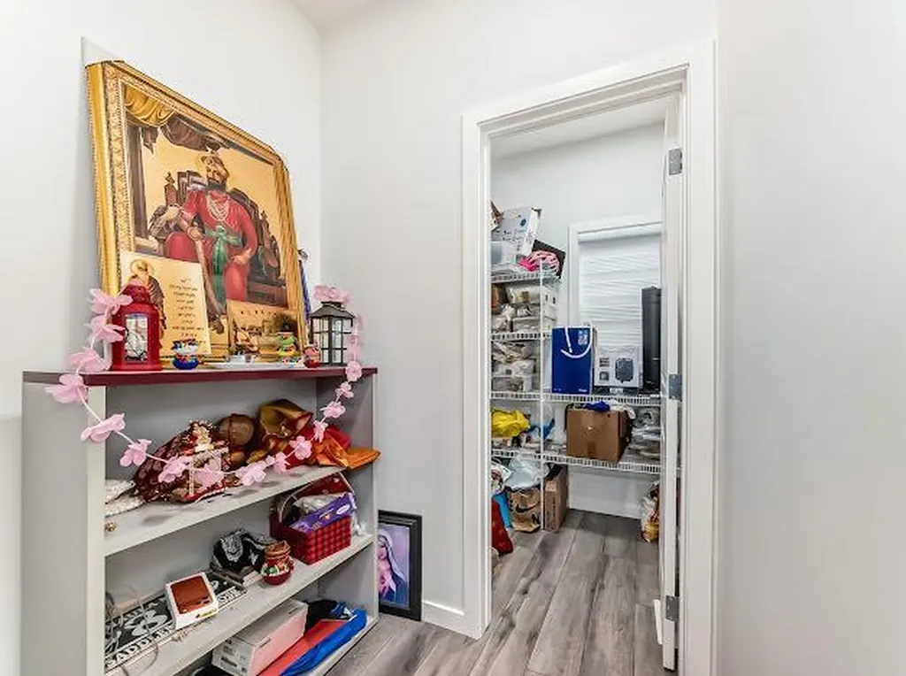 198 Lucas Heights NW Calgary AB T3P1X4