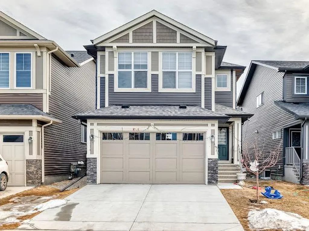 198 Lucas Heights NW Calgary AB T3P1X4
