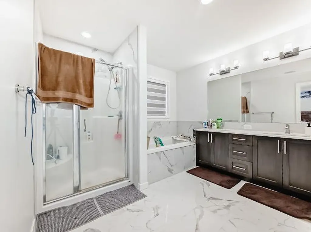198 Lucas Heights NW Calgary AB T3P1X4