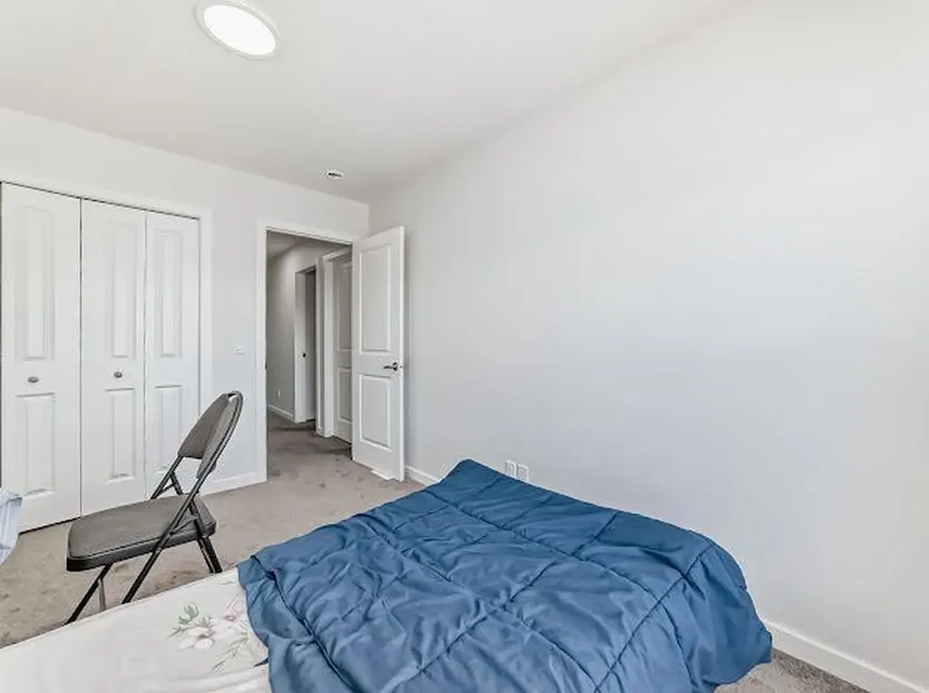 198 Lucas Heights NW Calgary AB T3P1X4
