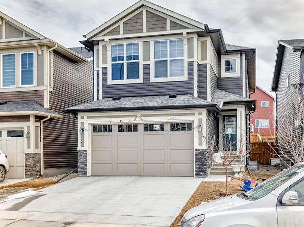 198 Lucas Heights NW Calgary AB T3P1X4
