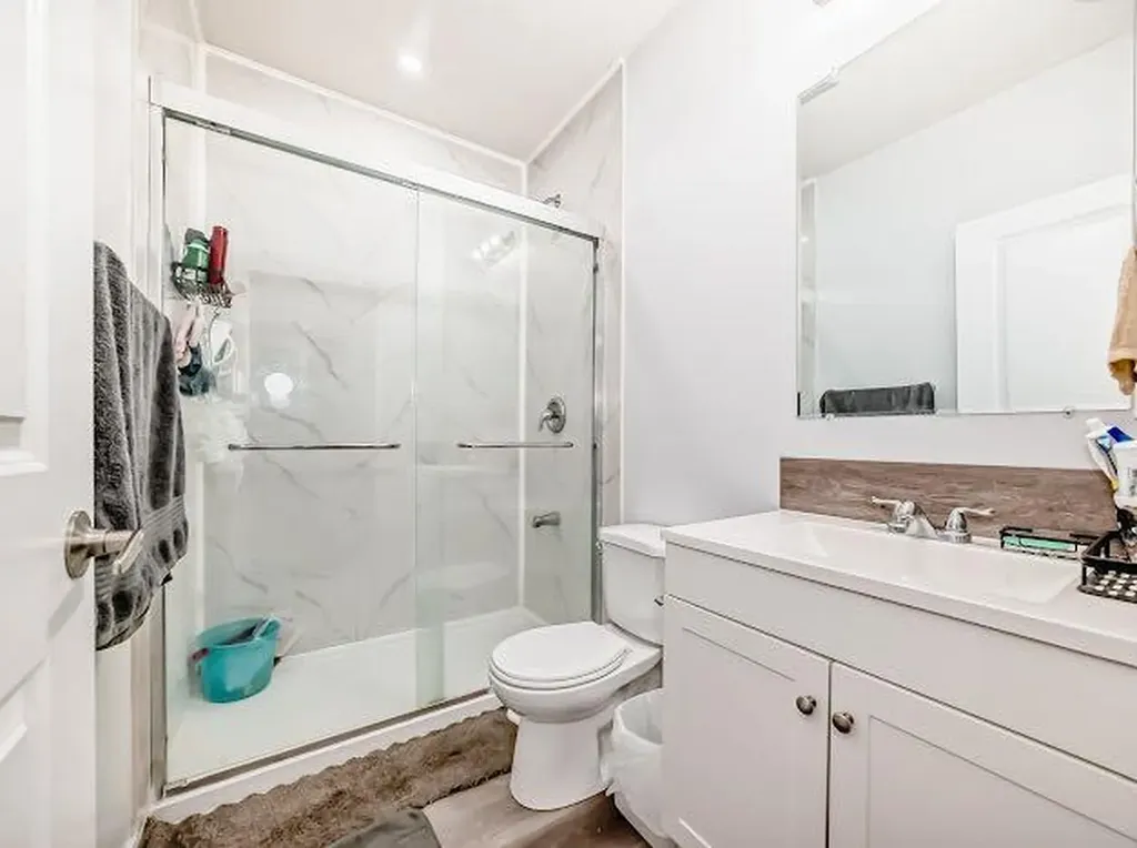 198 Lucas Heights NW Calgary AB T3P1X4