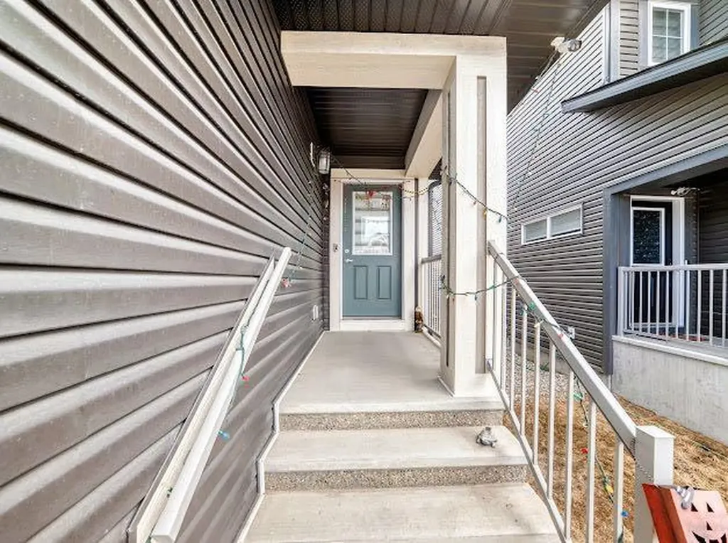 198 Lucas Heights NW Calgary AB T3P1X4