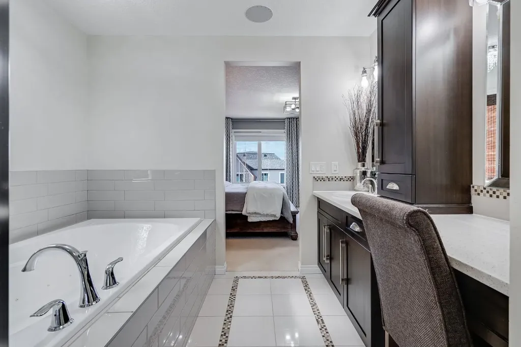 117 Mahogany Place SE Calgary AB T3M 1N9