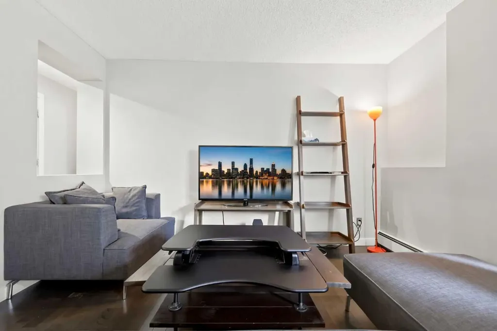120 24 Avenue SW Calgary AB T2S 0J9