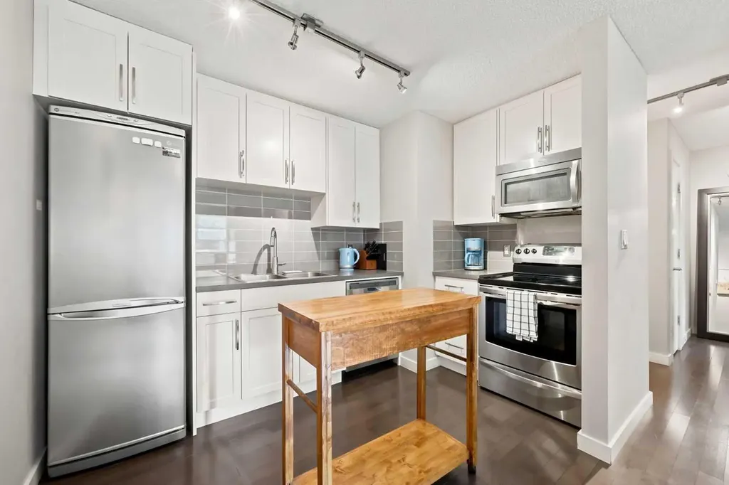120 24 Avenue SW Calgary AB T2S 0J9