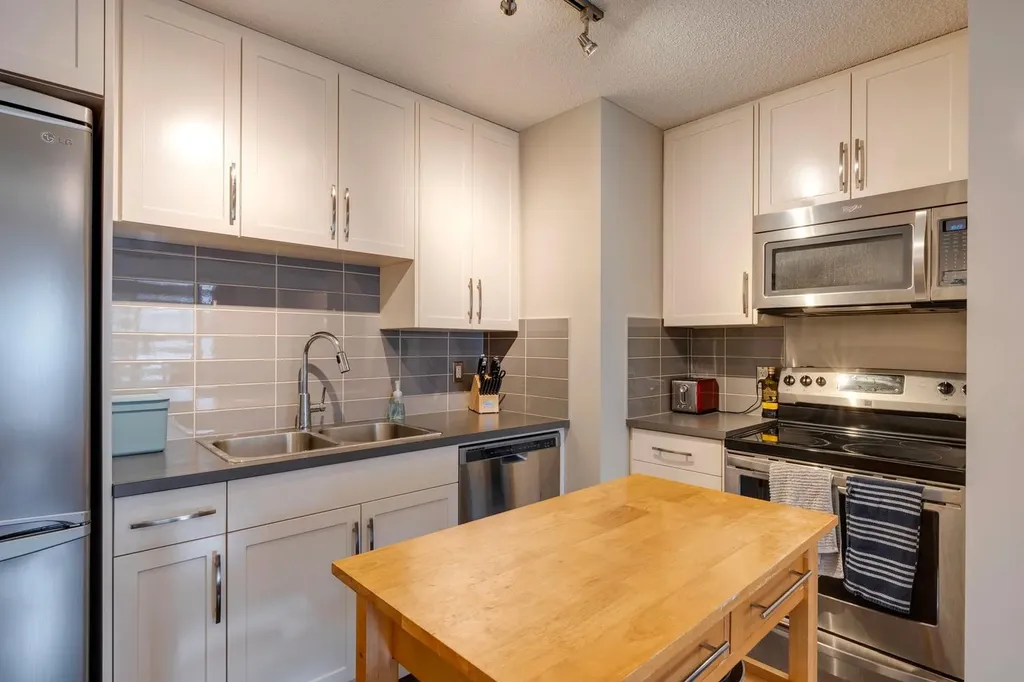 120 24 Avenue SW Calgary AB T2S 0J9