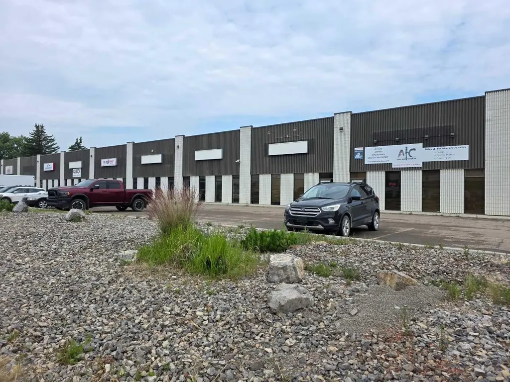 4830 78 Street Red Deer AB T4P2B3
