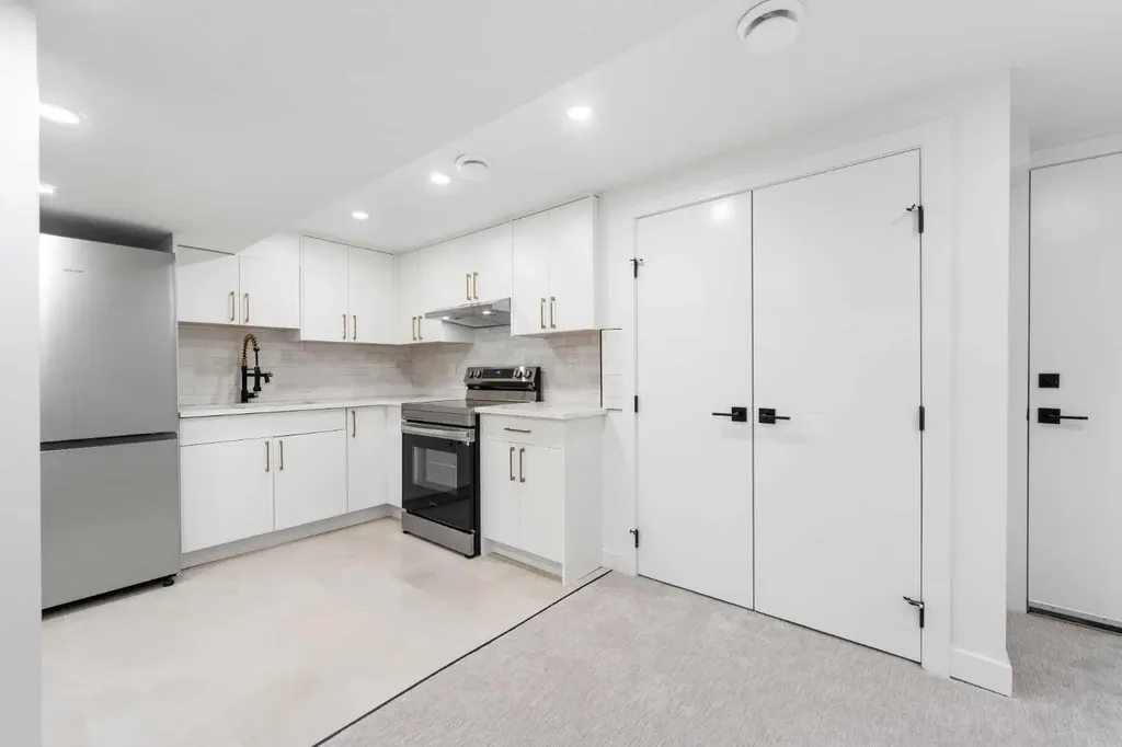 10327 Wapiti Drive SE Calgary AB T2J1J3