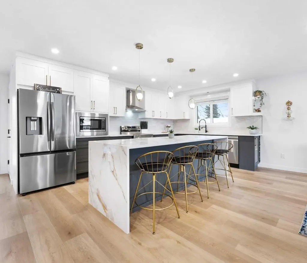 10327 Wapiti Drive SE Calgary AB T2J1J3