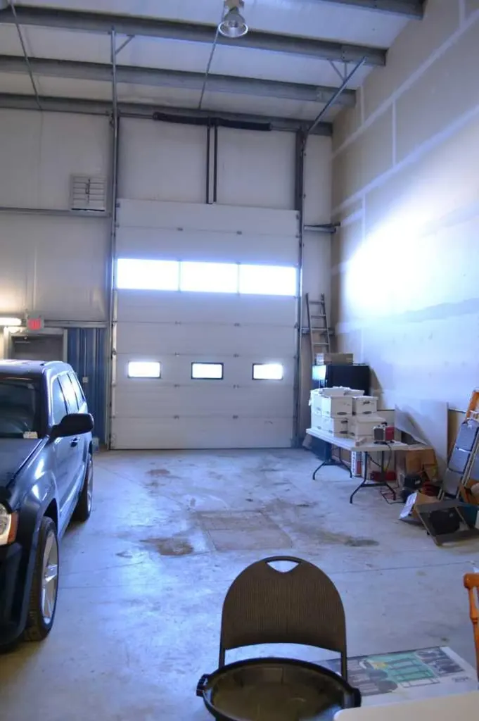 14 Thevenaz Industrial Trail Sylvan Lake AB T4S 2J7