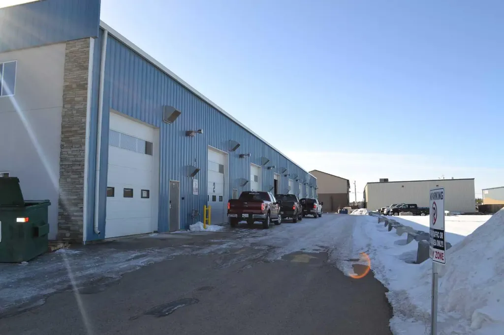 14 Thevenaz Industrial Trail Sylvan Lake AB T4S 2J7