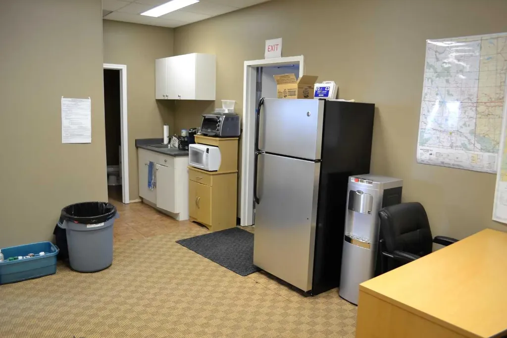 14 Thevenaz Industrial Trail Sylvan Lake AB T4S 2J7