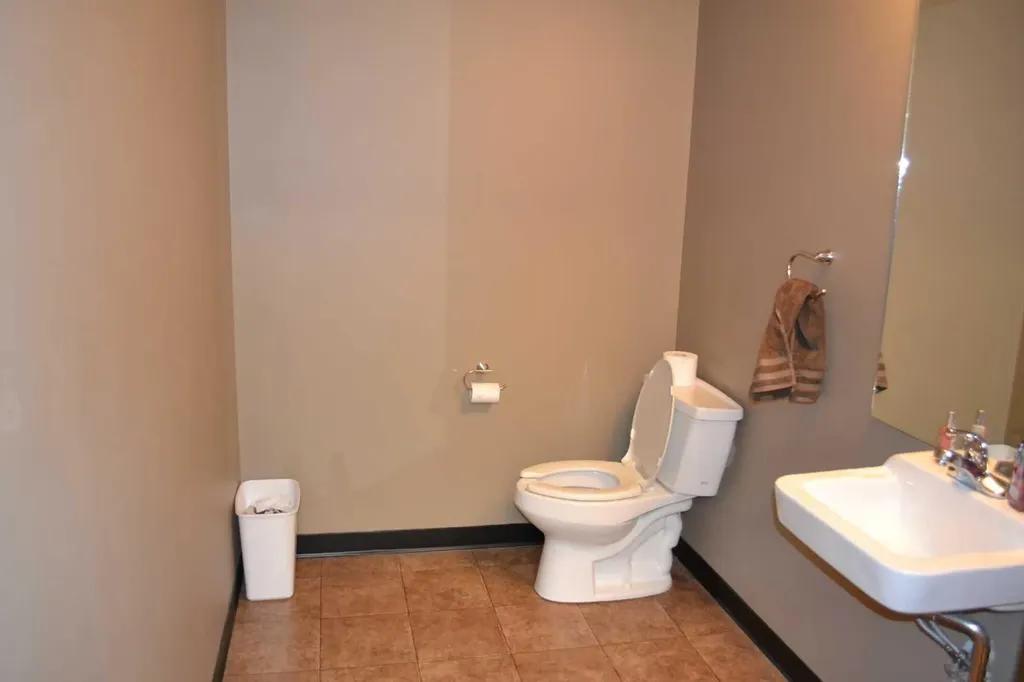 14 Thevenaz Industrial Trail Sylvan Lake AB T4S 2J7