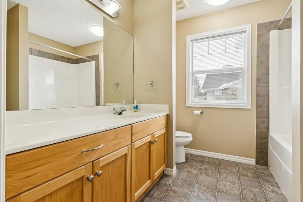 2384 Sagewood Gate SW Airdrie AB T4B 0K7