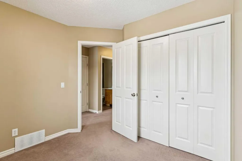 2384 Sagewood Gate SW Airdrie AB T4B 0K7