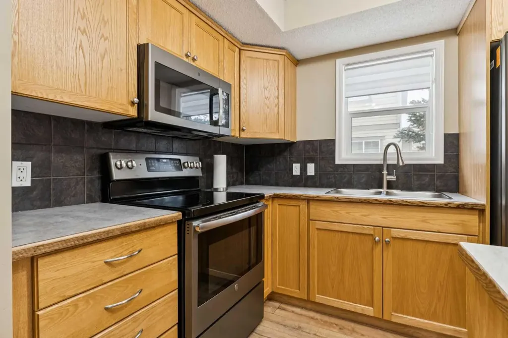 2384 Sagewood Gate SW Airdrie AB T4B 0K7