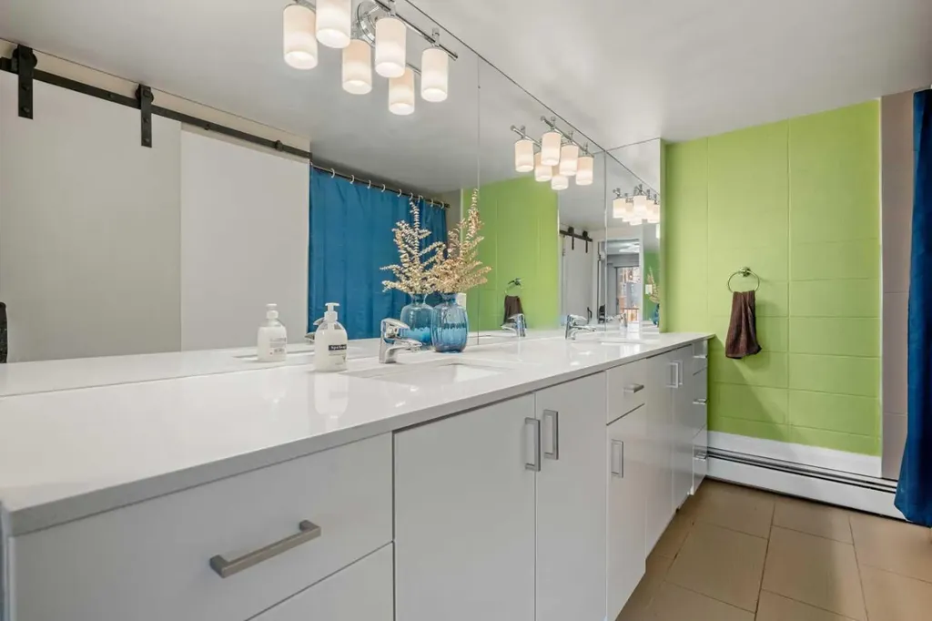 519 17th Avenue SW Calgary AB T2S0A9
