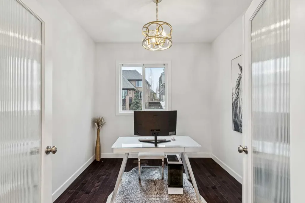 290 Mahogany Place SE Calgary AB T3M 1W3