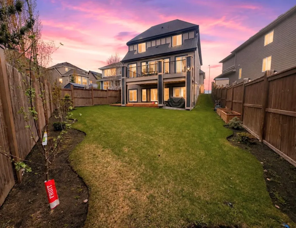 290 Mahogany Place SE Calgary AB T3M 1W3