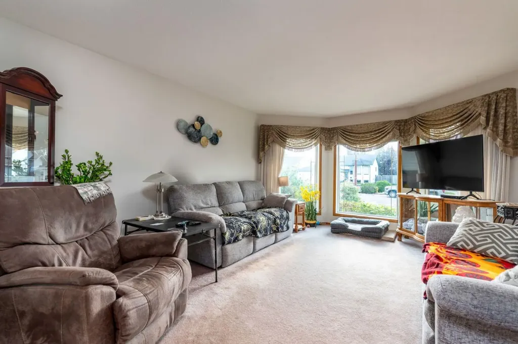 3401 64 Avenue Lloydminster AB T9V 2W1