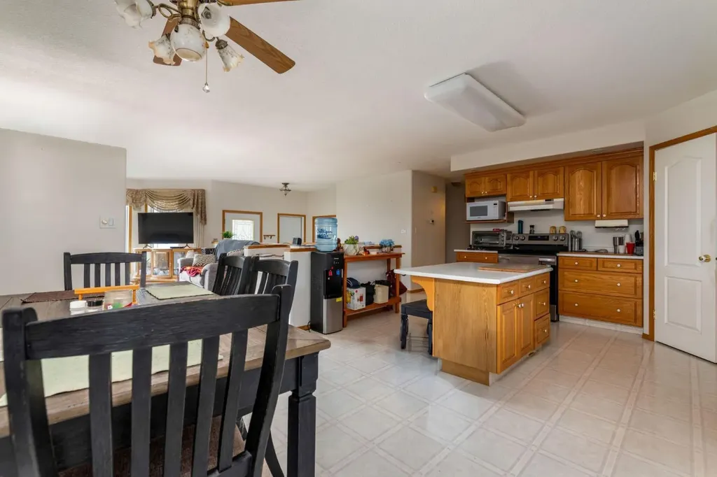 3401 64 Avenue Lloydminster AB T9V 2W1